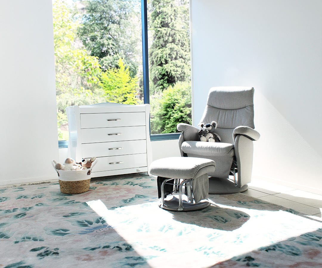 كرسي هزاز للرضاعة من فوغ مع مسند قدم، قماش رمادي فولاذي